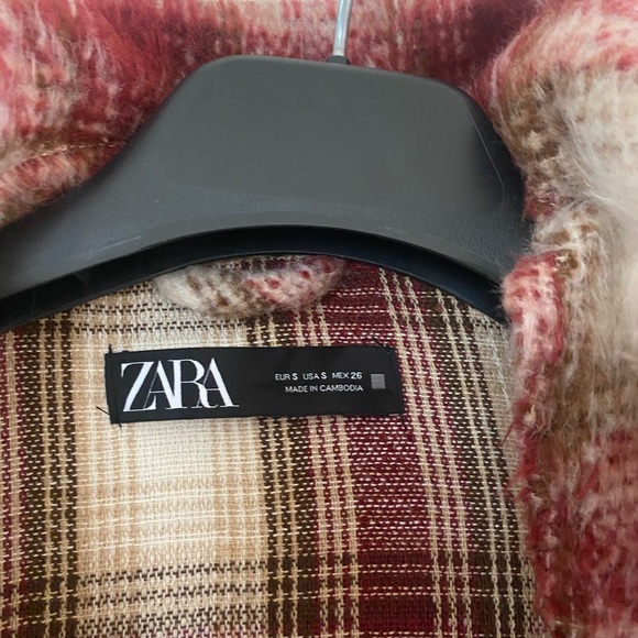 Plaid red shacket by zara size small - Picture 3 of 6
